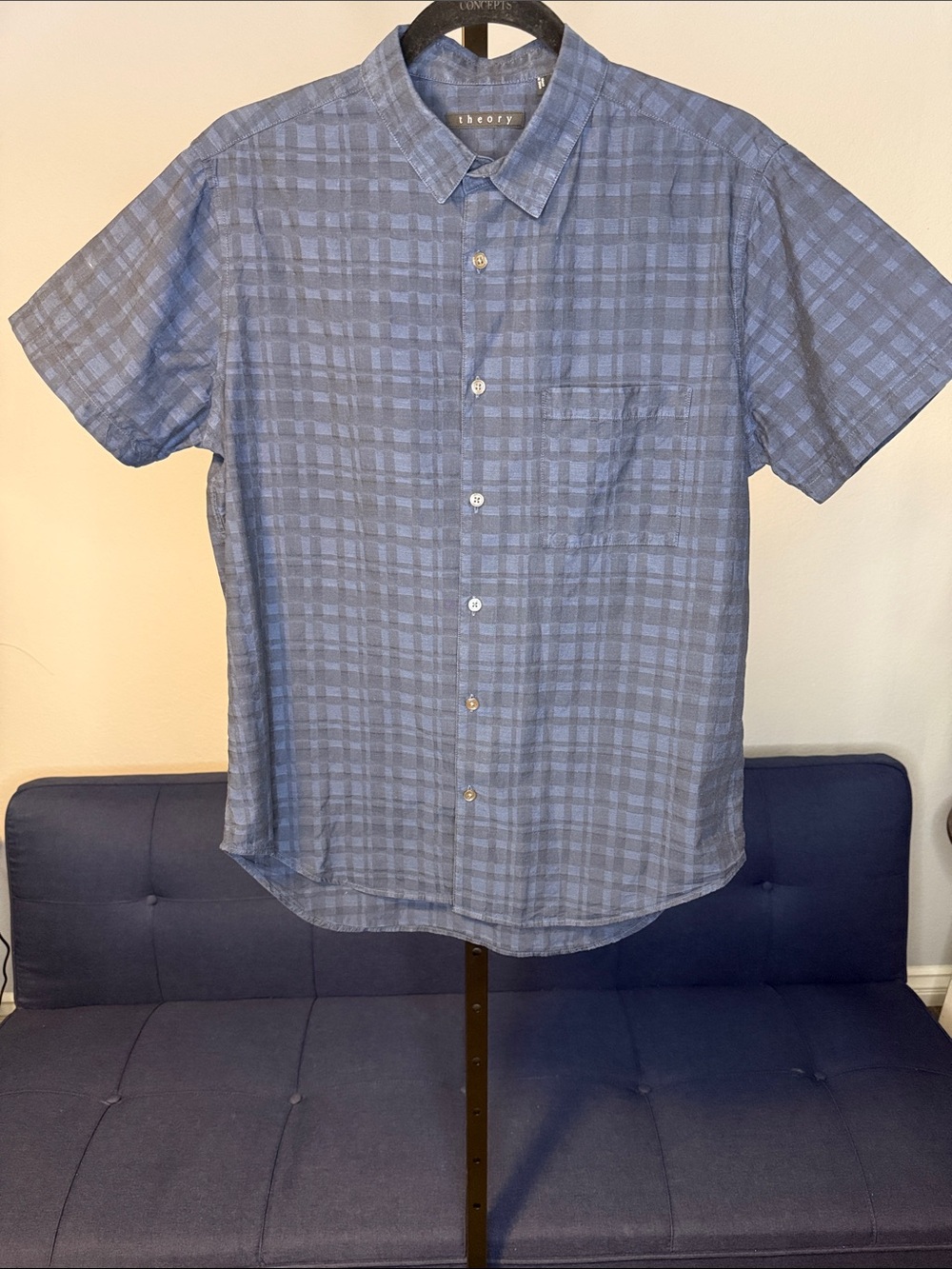 Men’s Theory Blue Plaid 100% Cotton Short Sleeve Button Down Shirt size Medium